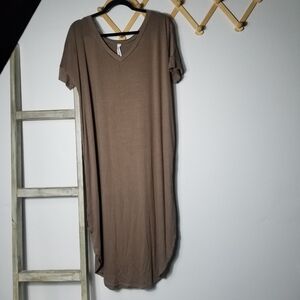 NWOT ZENANA OUTFITTERS WOMEN'S BROWN SHIRT DRESS SIZE LARGE
